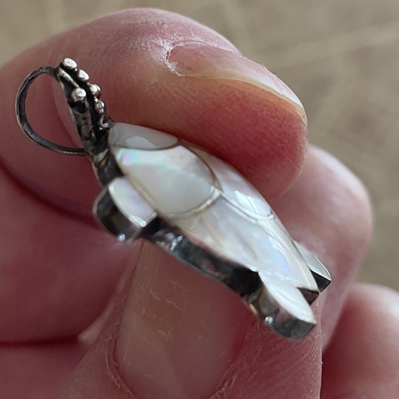NWOT STERLING SILVER 925 Mother Of Pearl Inlay Turtle Pendant - Picture 7 of 8